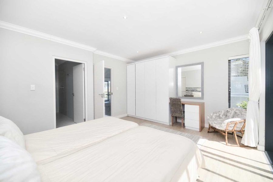 4 Bedroom Property for Sale in Fernkloof Estate Western Cape